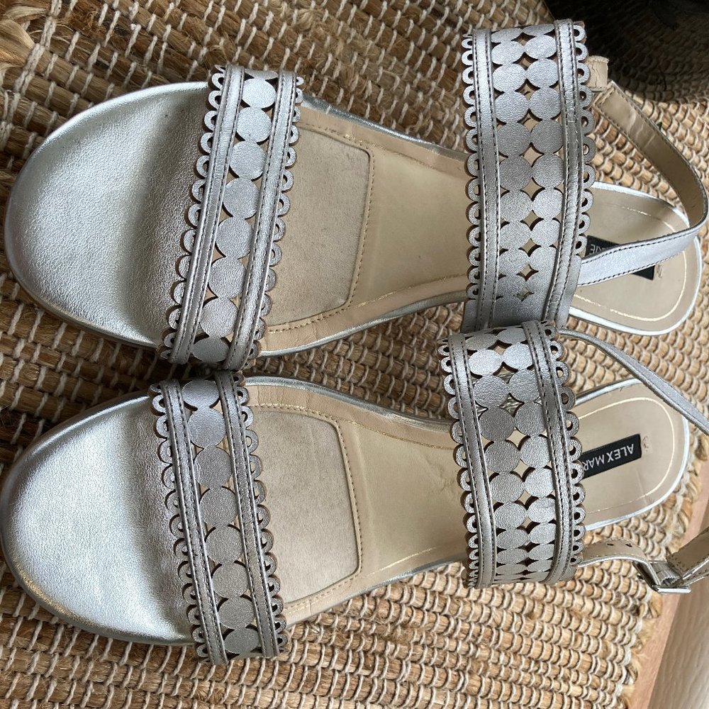 Alex Marie Silver Wedge Sandal 9.5M - Picture 6 of 11